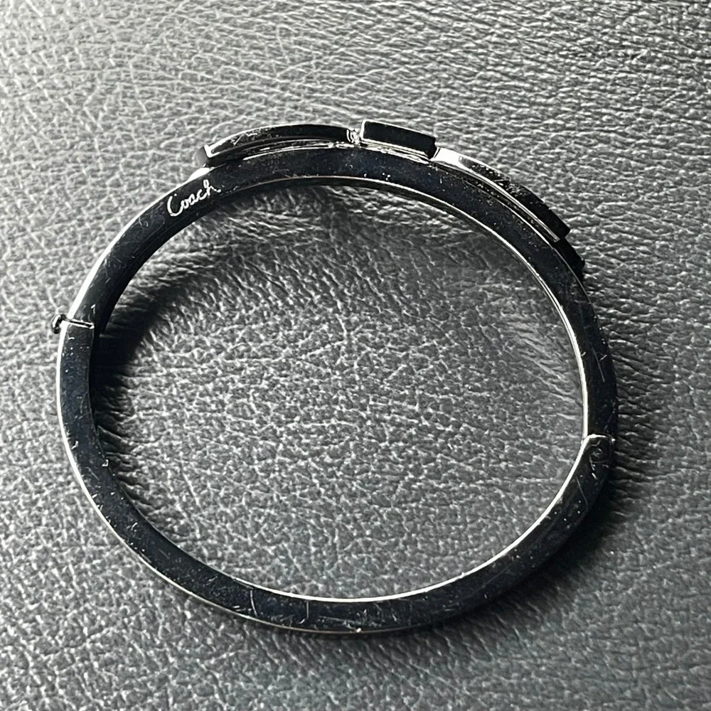 Coach‎ Bow Bangle Bracelet Womens OS Gunmetal Coquette Crystal Hinge Cuff